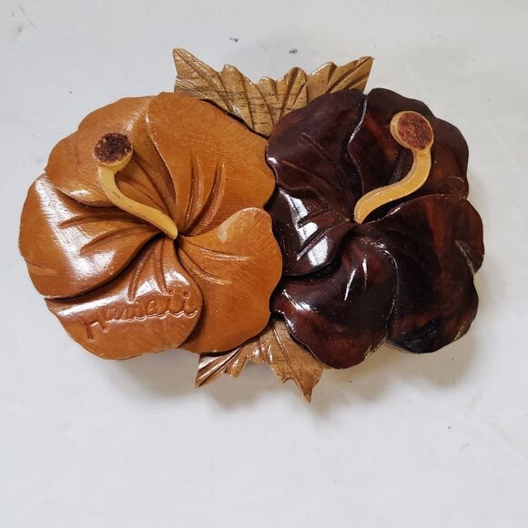 Handcrafted Wood Hibiscus Magnet - Picture 3 of 6
